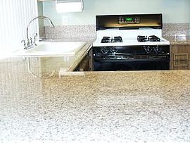 2b,2b, 2 car/g, 2 courtyrds, end unit by pool, no rent till Oct in Las Vegas, NV (Photo 6 of 6)