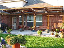 SPACIOUS 3 BRS, 2.5 BATHS, 2400 SQ OPEN FLOOR PLAN in Sugar Land, TX (Photo 3 of 6)