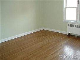 2 bedrooms Co-op rental in a garden style complex.  in Yonkers, NY (Photo 2 of 5)