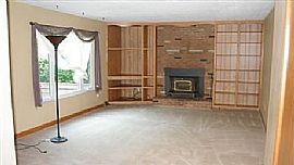 5 Bedroom newly remodeled home in Stow, OH (Photo 3 of 3)