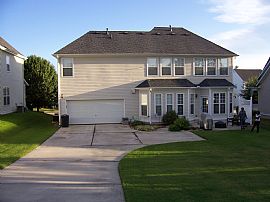 Huge 4 Bedroom in Swim/Tennis in Stockbridge, GA (Photo 2 of 6)