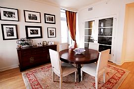 Tastefully Furnished Condo with Lake Michigan Views in Chicago, IL (Photo 5 of 6)