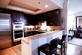 Tastefully Furnished Condo with Lake Michigan Views in Chicago, IL (Photo 6 of 6)