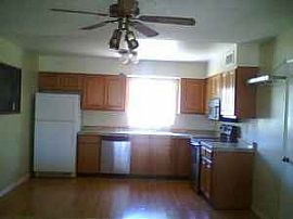 Great Neighborhod Close to everything in Tempe, AZ (Photo 2 of 3)