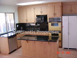 Beautiful, Spacious House with front/backyard and gardener!!!!! in San Jose, CA (Photo 5 of 6)