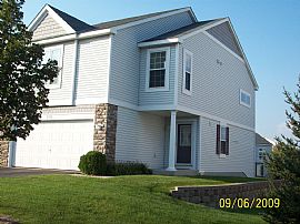 Lovely  Open &Bbright 3 BR, 3 Bath End Unit in Chanhassen, MN