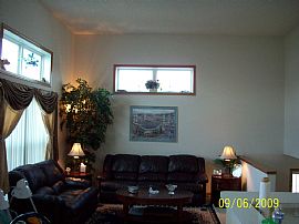 Lovely  Open &Bbright 3 BR, 3 Bath End Unit in Chanhassen, MN (Photo 2 of 6)