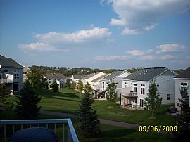 Lovely  Open &Bbright 3 BR, 3 Bath End Unit in Chanhassen, MN (Photo 6 of 6)