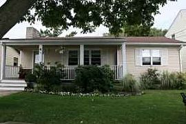 Golf Course Area 3 Bedroom Single Family Home For Yearly Rent  in Brigantine, NJ (Photo 1 of 4)