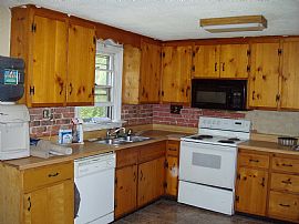 Single Family 3 BR on Dead End Street in Dunstable, MA