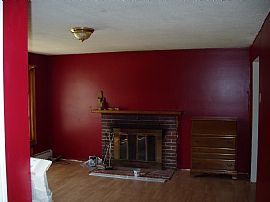 Single Family 3 BR on Dead End Street in Dunstable, MA (Photo 3 of 6)