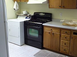 Mother-In-Law Type Apartment House For Rent in Seattle, WA (Photo 4 of 6)