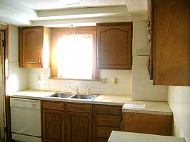 3 BR, 1 BA  Rent To Own - Needs Little Work in Firestone Park, OH (Photo 2 of 4)