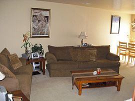 Beautiful 2 Bedroom, 3 Bath, 2 Car Garage in Aurora, CO