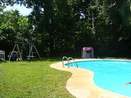 3 BR, 1 BA With POOL! in Jacksonville, FL (Photo 2 of 2)