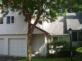 Beautiful Island Lake Townhome Only $1400 A Month in Silverdale, WA