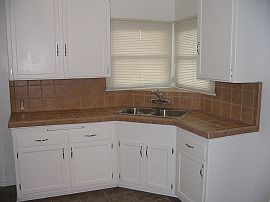 3 BR House, Washer & Dryer Included in Pacoima, CA (Photo 2 of 6)