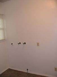 3 BR House, Washer & Dryer Included in Pacoima, CA (Photo 4 of 6)