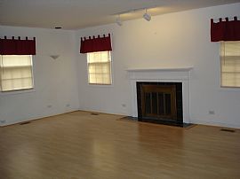 3 BR House in Stevenson High School District in Buffalo Grove, IL (Photo 2 of 6)