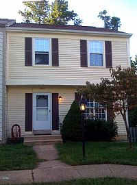  3 BR Town Home, End Unit, With Deck And Backyard!!   in Centreville, VA