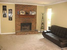2 Bedroom 2.5 Bath Updated Town House in Norcross, GA (Photo 2 of 6)