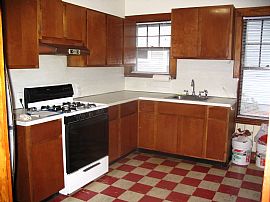2 BR Apt Great location! Great Apt! in Belmont, MA (Photo 1 of 6)