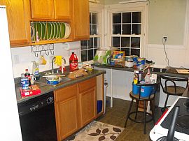 Cozy 1 Bedroom 1 1/2 Bath With Large Backyard in Cleves, OH (Photo 5 of 6)