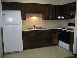 The Uptowner, All Utilities Paid! in Council Bluffs, IA (Photo 2 of 6)