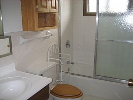 The Uptowner, All Utilities Paid! in Council Bluffs, IA (Photo 3 of 6)