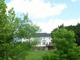 5 BR, 3.5 BA House For Rent, $1,590  in Charlottesville, VA (Photo 2 of 4)