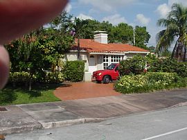 5 BR, 4 BA With Pool, 2 Min. From UM in Coral Gables, FL (Photo 3 of 3)