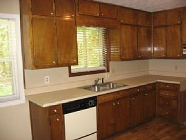 Lovely 3 Bedroom Brick Ranch Near Waters Edge in Stone Mountain, GA (Photo 3 of 6)