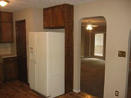 Lovely 3 Bedroom Brick Ranch Near Waters Edge in Stone Mountain, GA (Photo 4 of 6)