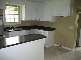 4 BEDROOM, 2 BATH HOME FOR RENT Near MTSU $1100.00 in Murfreesboro, TN (Photo 2 of 4)