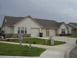 Gorgeous Town Home in Desirable Katy Crossing in Georgetown, TX