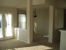 Gorgeous Town Home in Desirable Katy Crossing in Georgetown, TX (Photo 3 of 7)