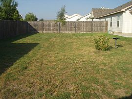 Gorgeous Town Home in Desirable Katy Crossing in Georgetown, TX (Photo 5 of 7)
