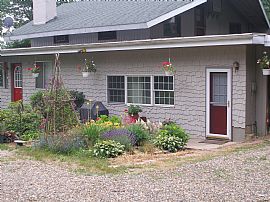 2 bedroom Lakefront Duplex in Hastings, MI