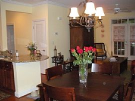 2 BR, 2 BA Condo In Great Location Close To Uptown (Elizabeth) in Charlotte, NC (Photo 2 of 6)