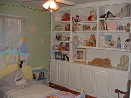 Quiet And Peaceful Woodland West Neighborhood in Arlington, TX (Photo 6 of 6)