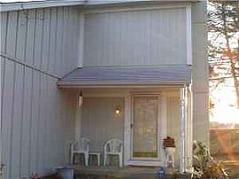 Nice Duplex In Heart Of Overland Park in Lenexa, KS (Photo 1 of 4)