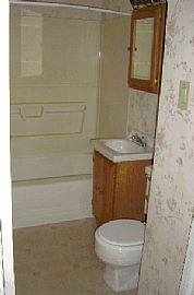 2 Br House, Pets Welcome Washer, Dryer, Fenced Yard  in Jeffersonville, PA (Photo 2 of 5)