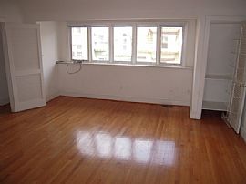 3 BR Available In 5 BR, 4 BA in Washington, DC (Photo 3 of 6)