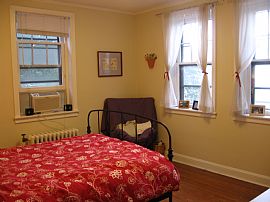 Gorgeous, Spacious Apartment, Hardwood Floors! Plenty Of Sun! in Philadelphia, PA (Photo 1 of 5)