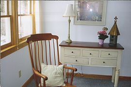 Wayland, MA. Adorable 2 BR, 1 BA, Very Private Location in Wayland, MA (Photo 5 of 9)