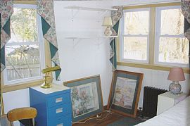 Wayland, MA. Adorable 2 BR, 1 BA, Very Private Location in Wayland, MA (Photo 7 of 9)