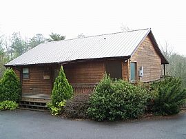 2100 PLUS SQ. FT. LUXURY CABIN, ON 1.5 ACRES! in Sevierville, TN