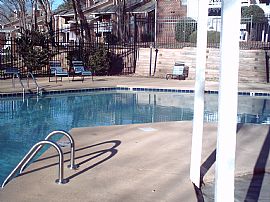 $559 Limited Time Offer on 2bed, 2 Bath Upper in Charlotte, NC (Photo 3 of 4)