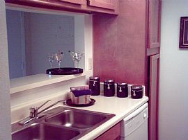 $559 Limited Time Offer on 2bed, 2 Bath Upper in Charlotte, NC (Photo 4 of 4)