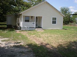 Charming Cottage On 1/2 Acre in Roanoke, TX (Photo 6 of 6)